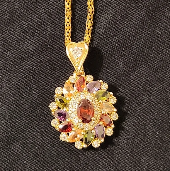 New Rainbow Color Crystal Necklace - Picture 3 of 4